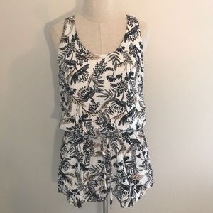 Old Navy Floral Print Romper :: Size S